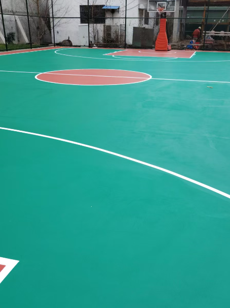 丰宁 球场长期使用易出现地面开裂